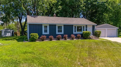 6332 Oak Knoll Plaza Woodbury MN 55125