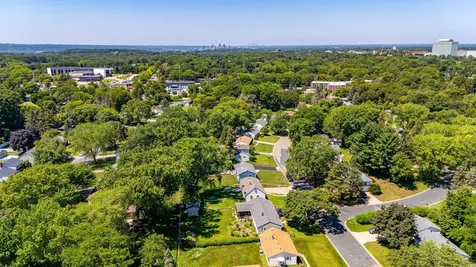 6332 Oak Knoll Plaza Woodbury MN 55125