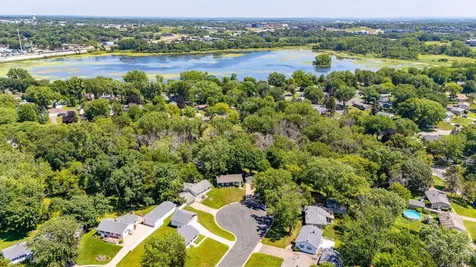 6332 Oak Knoll Plaza Woodbury MN 55125