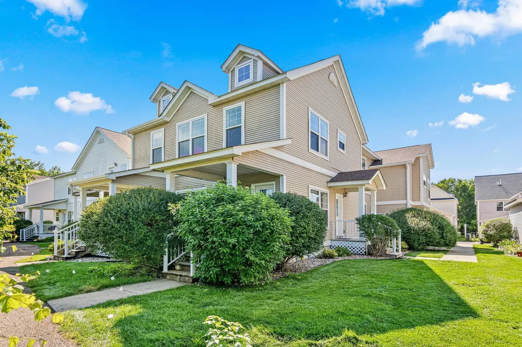 2917 Hemingway Drive Chaska MN 55318