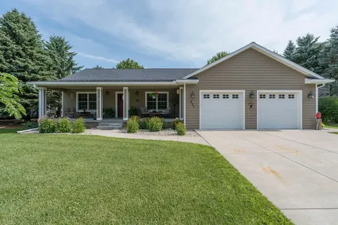 809 Spruce Place Saint Peter MN 56082