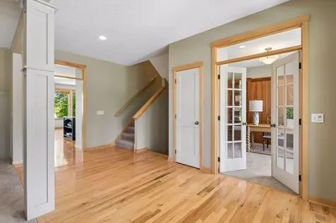11281 Stonemill Farms Curve Woodbury MN 55129