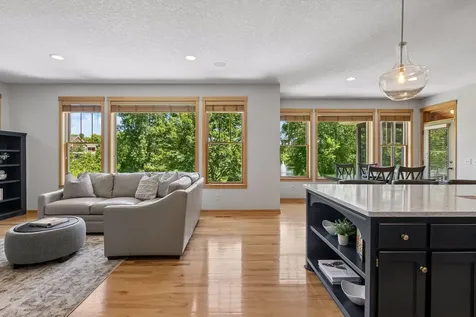 11281 Stonemill Farms Curve Woodbury MN 55129