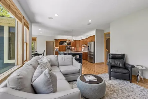 11281 Stonemill Farms Curve Woodbury MN 55129