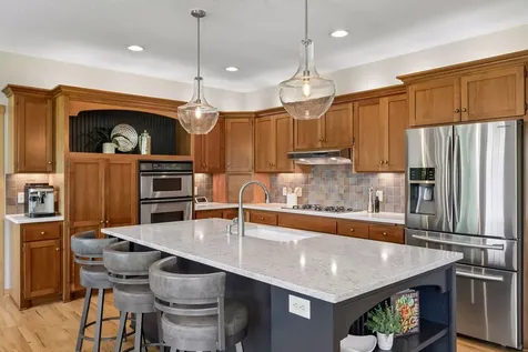 11281 Stonemill Farms Curve Woodbury MN 55129