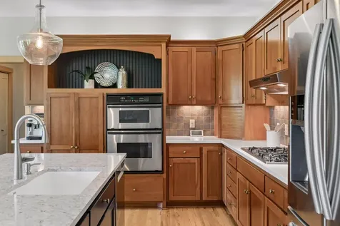 11281 Stonemill Farms Curve Woodbury MN 55129