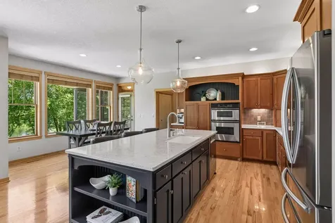 11281 Stonemill Farms Curve Woodbury MN 55129