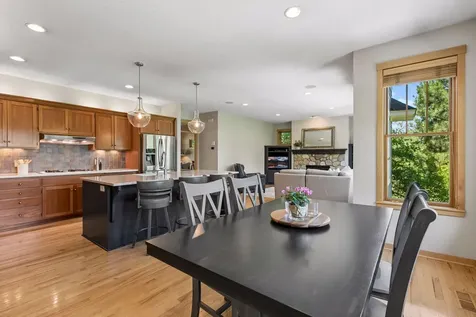 11281 Stonemill Farms Curve Woodbury MN 55129