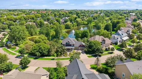 11281 Stonemill Farms Curve Woodbury MN 55129