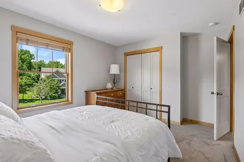 11281 Stonemill Farms Curve Woodbury MN 55129