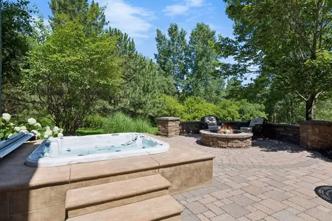 11281 Stonemill Farms Curve Woodbury MN 55129