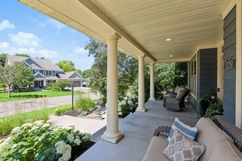 11281 Stonemill Farms Curve Woodbury MN 55129