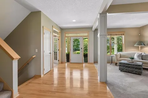 11281 Stonemill Farms Curve Woodbury MN 55129