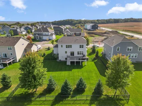 3927 Founders Path Chaska MN 55318