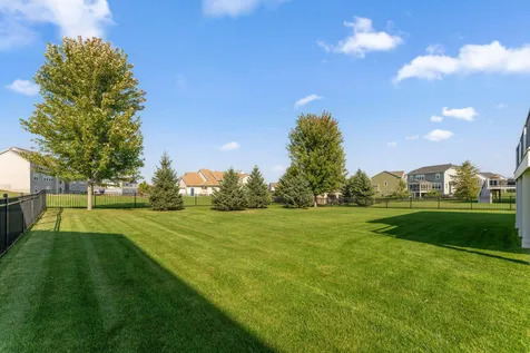 3927 Founders Path Chaska MN 55318