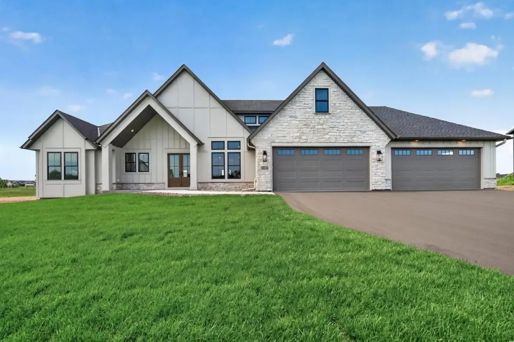 4624 166th Avenue NW Andover MN 55304