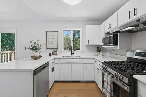 2709 Holloway Avenue E North Saint Paul MN 55109