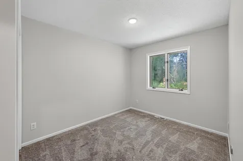 2709 Holloway Avenue E North Saint Paul MN 55109