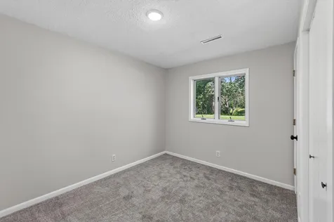 2709 Holloway Avenue E North Saint Paul MN 55109