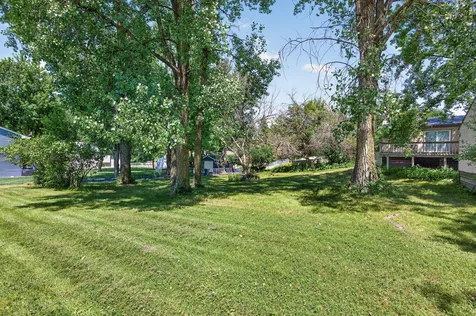 2709 Holloway Avenue E North Saint Paul MN 55109