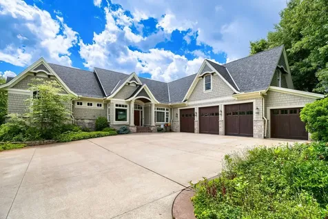 9520 Whistling Valley Trail Lake Elmo MN 55042