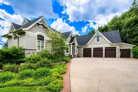 9520 Whistling Valley Trail Lake Elmo MN 55042