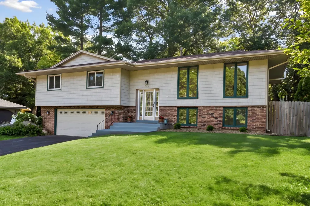 761 Torchwood Court New Brighton MN 55112
