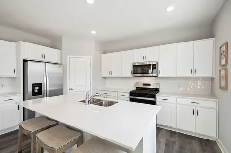 2037 Aquarius Drive Shakopee MN 55379