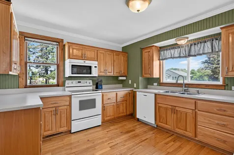 341 N Nelson Street Nelson MN 56355