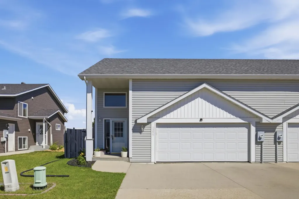 1255 4th Street NW West Fargo ND 58078