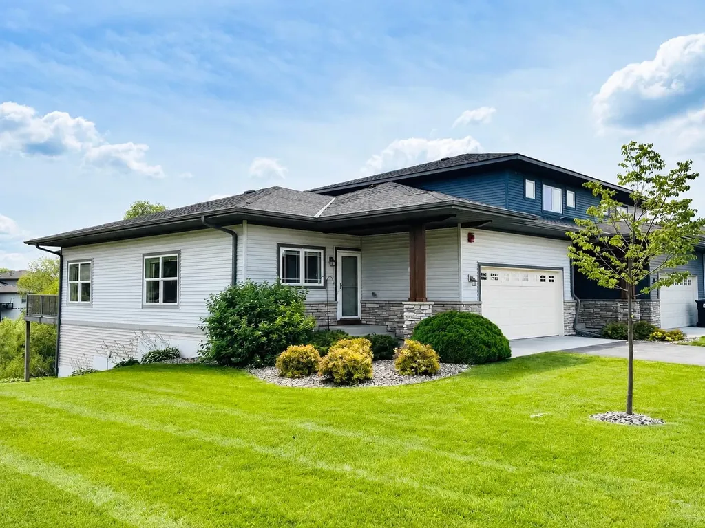 1246 Vernon Drive Carver MN 55315