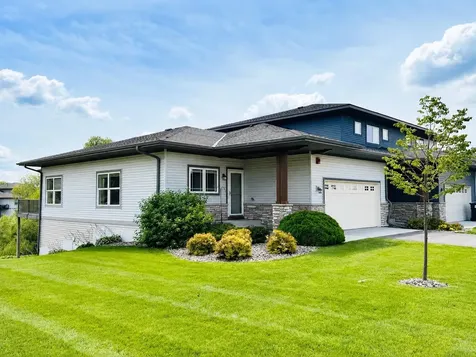 1246 Vernon Drive Carver MN 55315