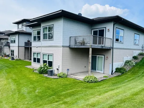 1246 Vernon Drive Carver MN 55315