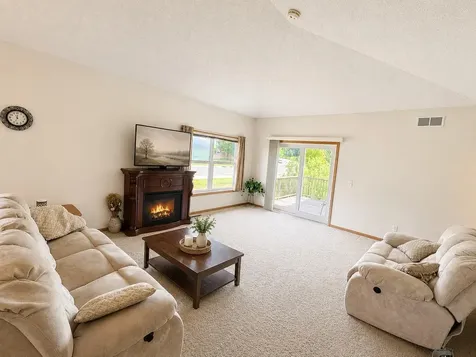 1246 Vernon Drive Carver MN 55315