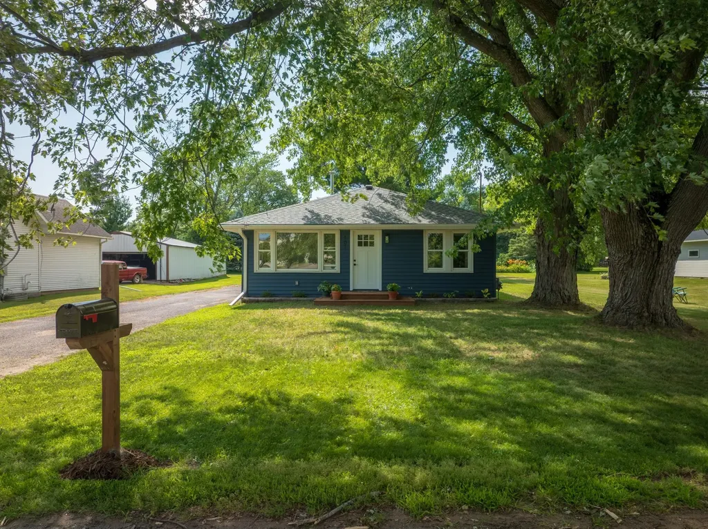 101 Dunn Avenue N Hinckley MN 55037