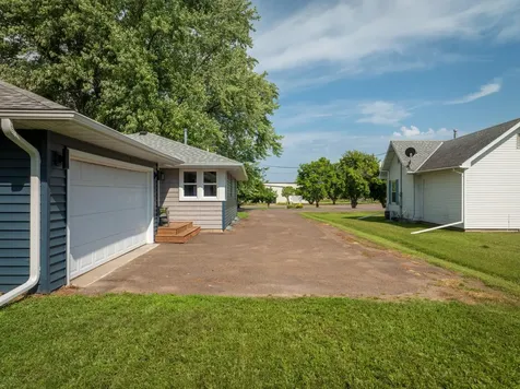 101 Dunn Avenue N Hinckley MN 55037