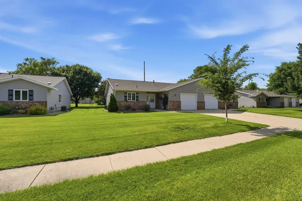 2706 9th Street SW Willmar MN 56201