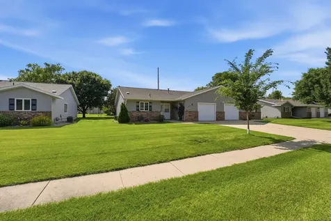 2706 9th Street SW Willmar MN 56201