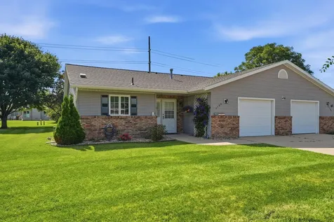 2706 9th Street SW Willmar MN 56201