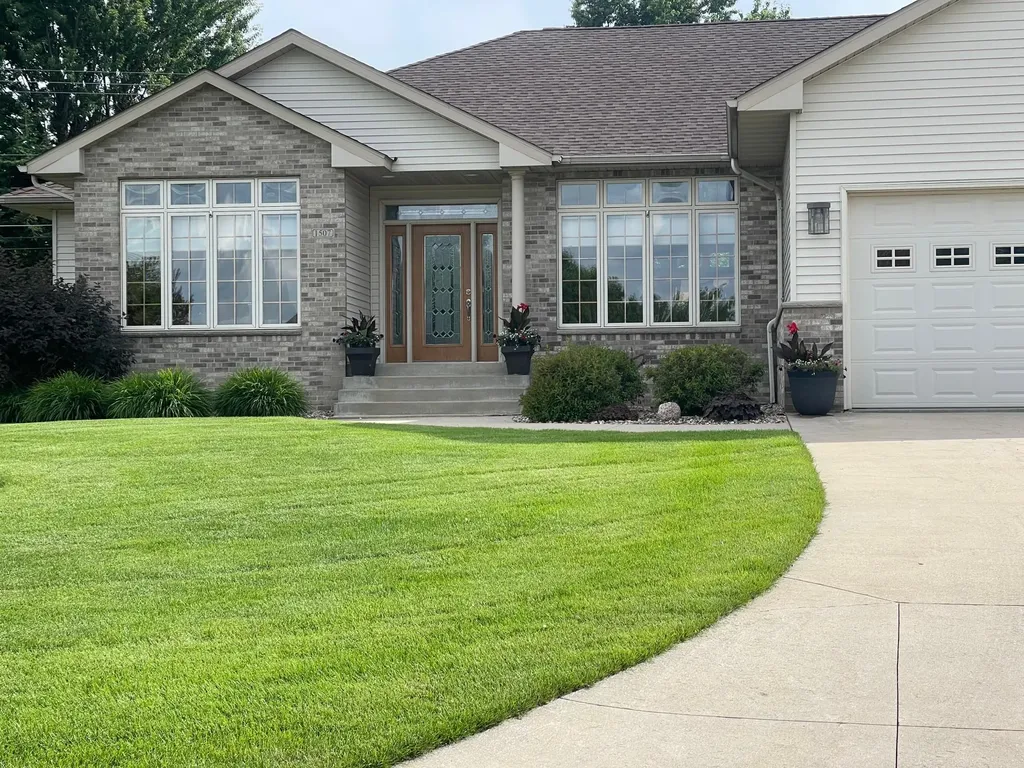 1507 18th Avenue SW Austin MN 55912