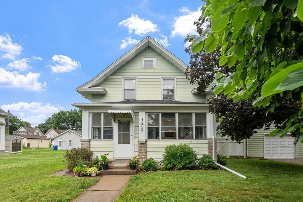 1225 6th Street E Saint Paul MN 55106