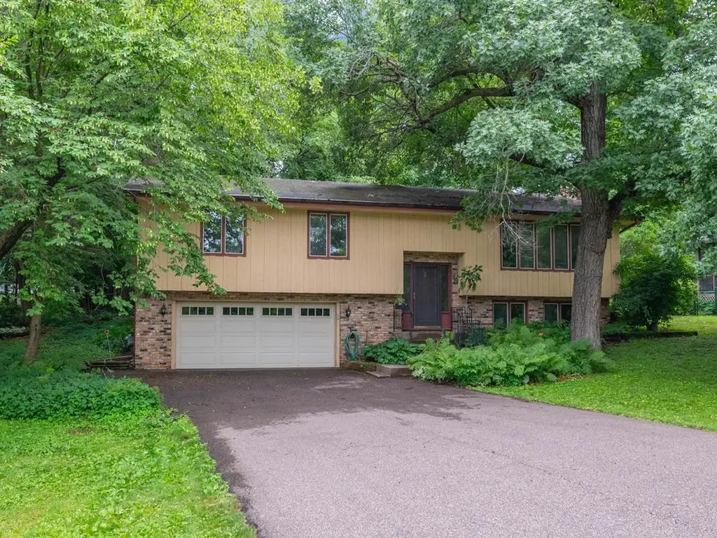 17015 13th Avenue N Plymouth MN 55447