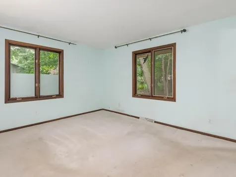 17015 13th Avenue N Plymouth MN 55447