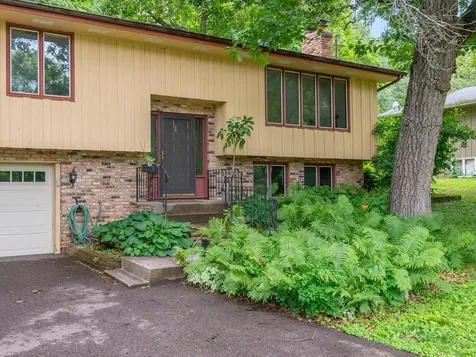 17015 13th Avenue N Plymouth MN 55447