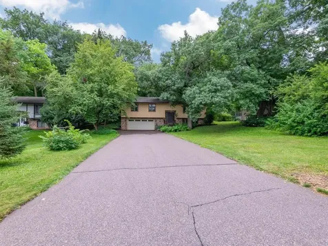 17015 13th Avenue N Plymouth MN 55447