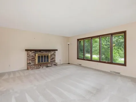 17015 13th Avenue N Plymouth MN 55447