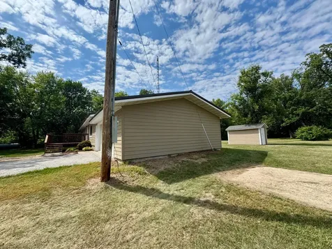 42015 Mattson Island Road Roseau MN 56751