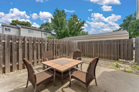 1491 Woodview Avenue E Saint Paul MN 55122