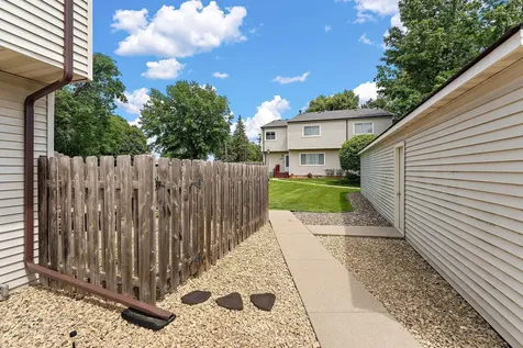1491 Woodview Avenue E Saint Paul MN 55122