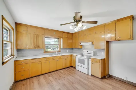 307 Lyndale Avenue N New Prague MN 56071